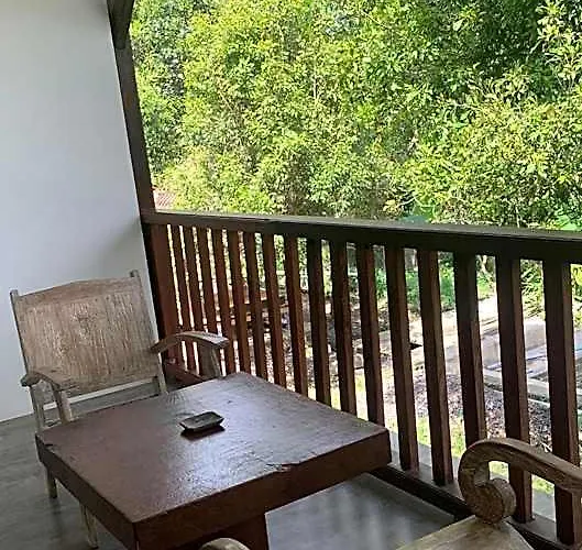 Hostal Mayong Bali And *